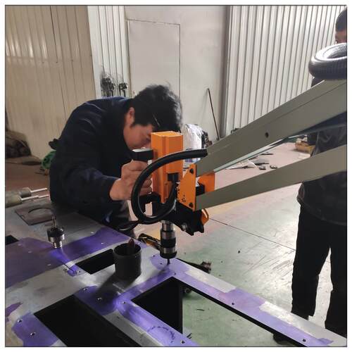 数控伺服电动攻丝机D5-20W电动攻牙机自动手动二臂万向攻丝机