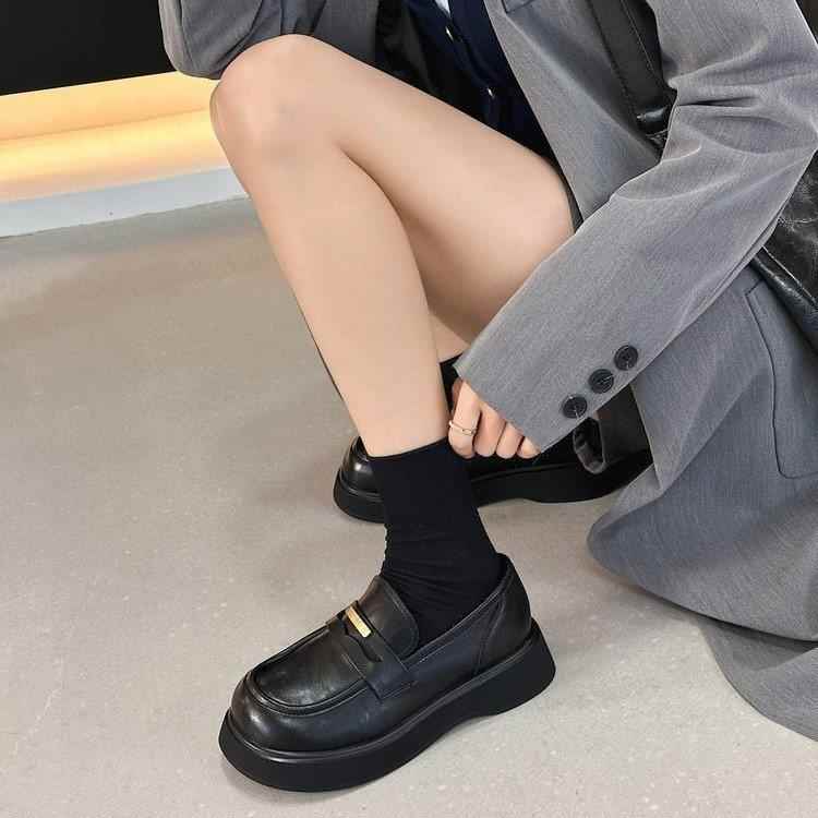 软皮轻便厚底乐福鞋女鞋2025秋季新款一脚蹬单鞋百搭配裙子小皮鞋