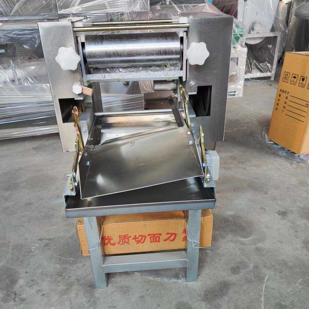 小型家用面条机可移动便捷式压面机不锈钢多滚轮压面条设备