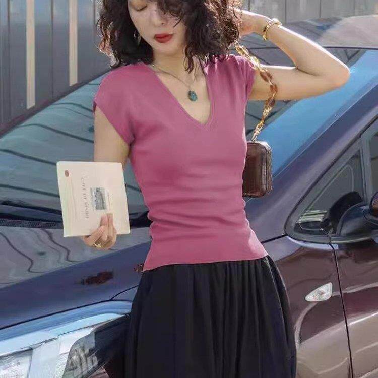 SOLAR/玫红色冰丝V领正肩针织短袖T恤女夏修身体恤低领辣妹上衣薄