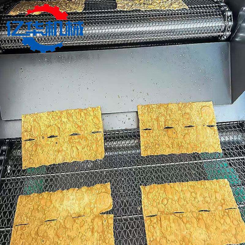新款薄脆油炸机面皮脆饼油炸设备全自动薄脆油炸流水线