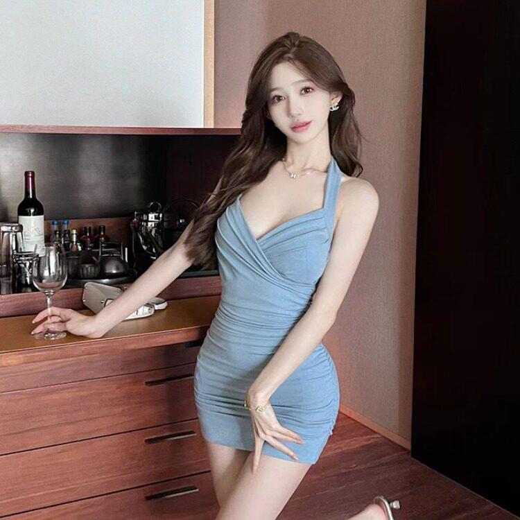甜辣别致挂脖连衣裙女收腰显瘦小个子深领低胸露背紧身包臀短裙