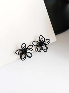 Korean Style Small Daisy Flower Ear Clip Earrings Spring Sim