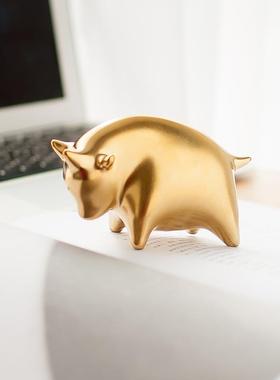 高档陶瓷招财金牛桌肖面摆件 办室家居装饰公品 创2021生意牛新年