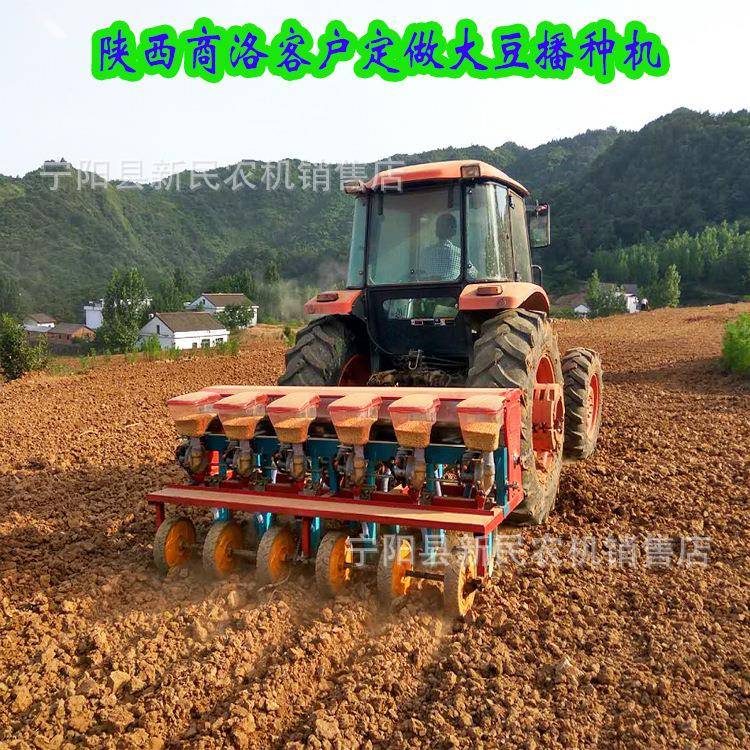 大豆播种机4行5行玉米黄豆点播机播种施肥一体机6行7行8行带施肥