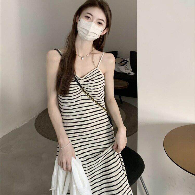 广东广州十三行女裙撞色条纹针织吊带连衣裙女春夏季甜美可爱龄内