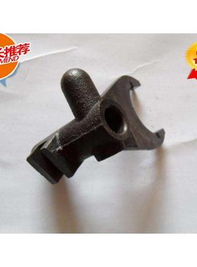 久保田收割机488 588 688 888  变速箱 挂档小拨叉5T057 17122