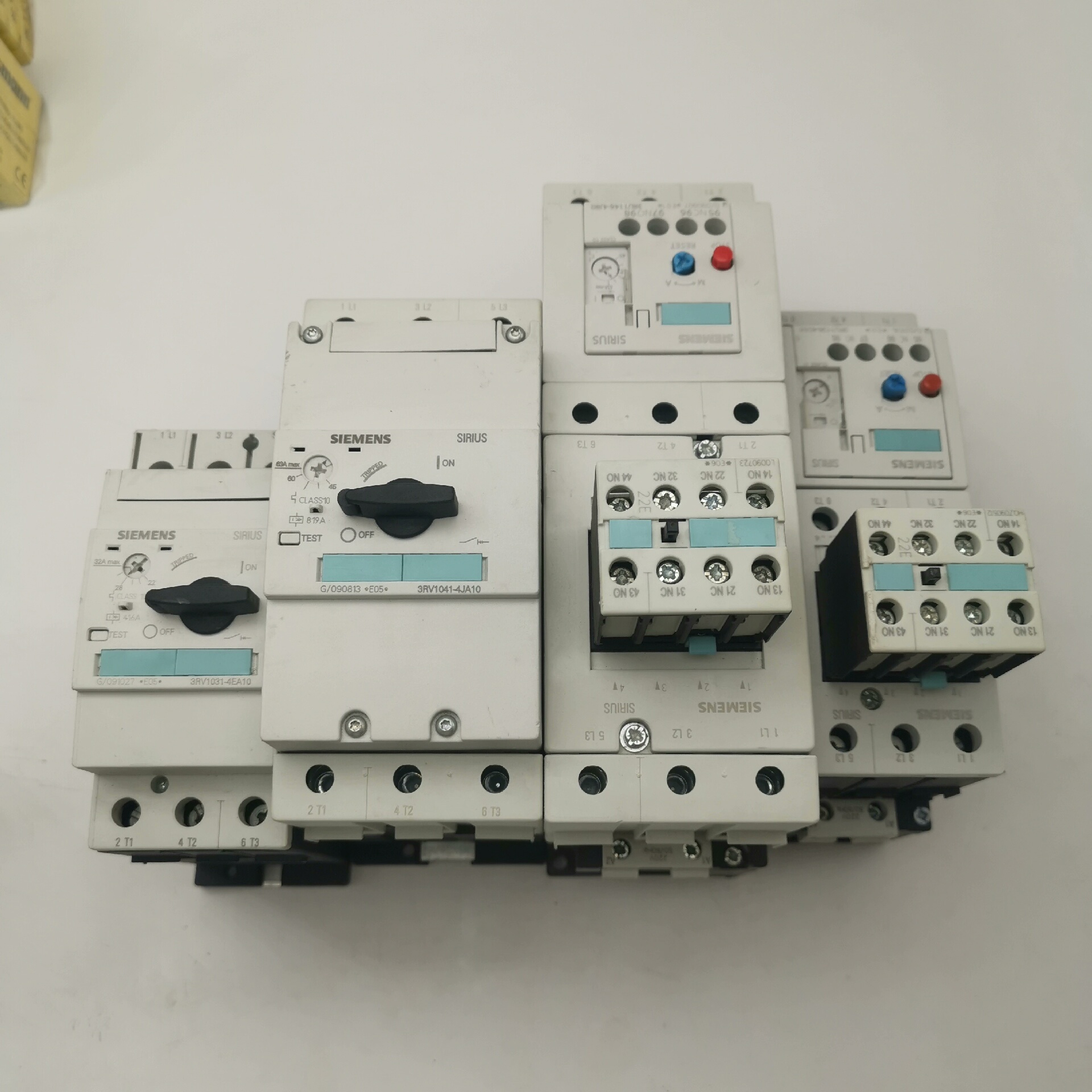 西门子接触器3RT1044-1AN24加热过载3RU1146