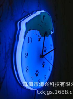 LED灯白色外框挂钟睡觉的狗狗造型时钟宠物脚印钟面家居装饰墙钟