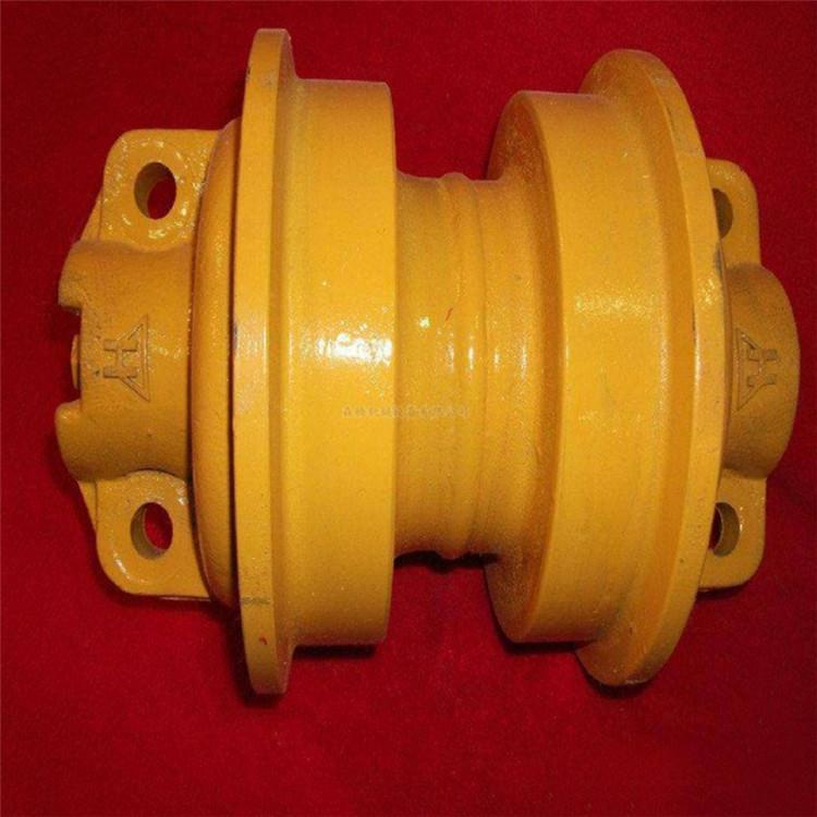 对支重轮的要求是轮缘耐磨轴承密封可靠挖掘机支重轮引导轮