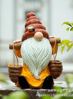 户外花园庭院装饰摆件可爱小矮人提水摆件氛围灯太阳能户外布置灯