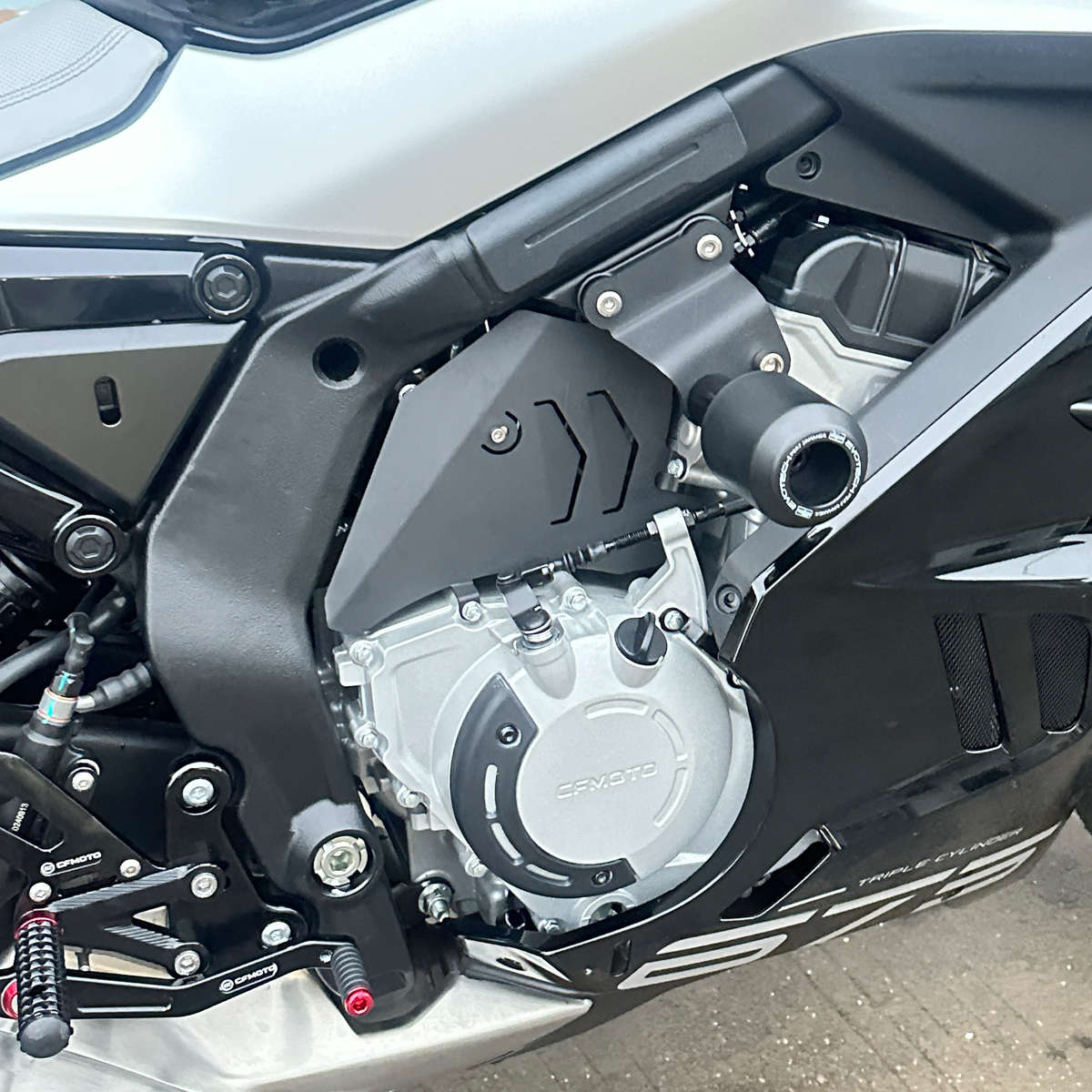 适用春风675NK 675SR-R改装车身防摔球车架保护杆侧倒防撞防护球