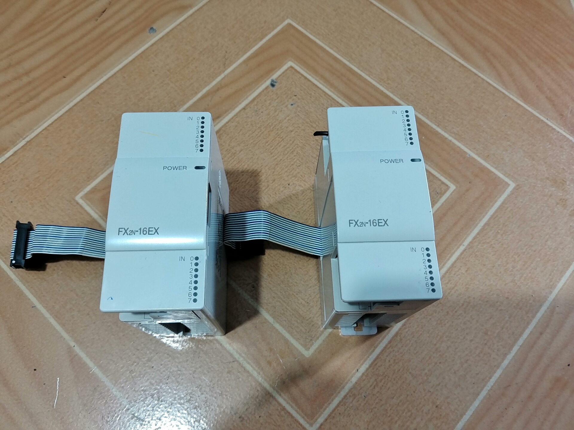 三菱模块FX2N-16EX，功能正常，成色为实图