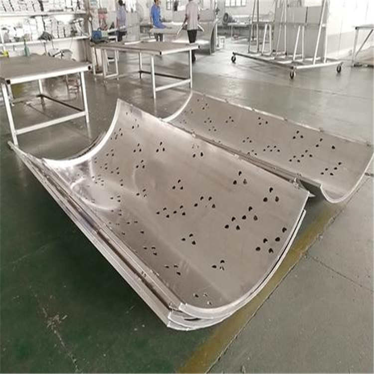 佛山造型铝板弧形包柱板异形铝单板任意造型幕墙材料雕花冲孔铝板