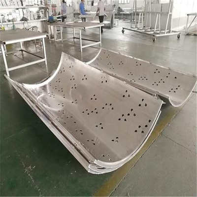 佛山造型铝板弧形包柱板异形铝单板任意造型幕墙材料雕花冲孔铝板