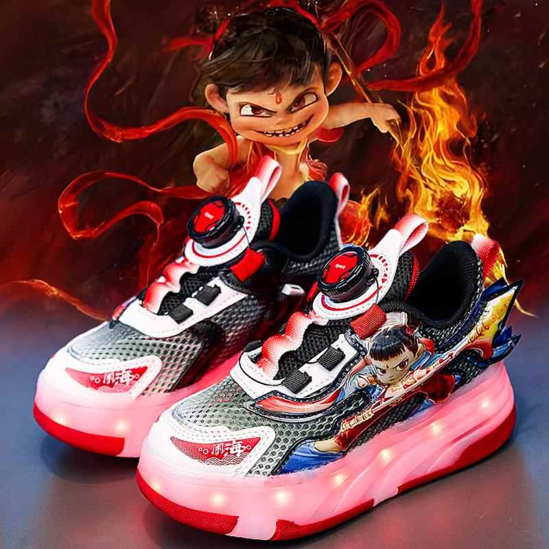 Next MaxM男童哪吒风火轮溜冰鞋2025夏新款滑轮鞋儿童网面暴走鞋