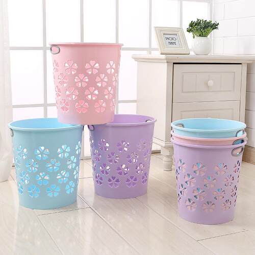 8819 Small Perforated Handheld Trash Bin with Clover Pattern