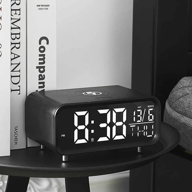 热销LED无线充电台钟多功能夜灯时钟简约酒店闹钟2025无线充
