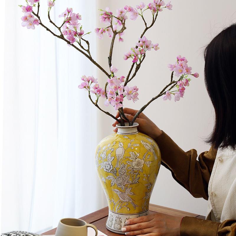 缃色新中式梅瓶釉下彩客厅玄关电视柜插花罐子高温青花瓷家居摆件