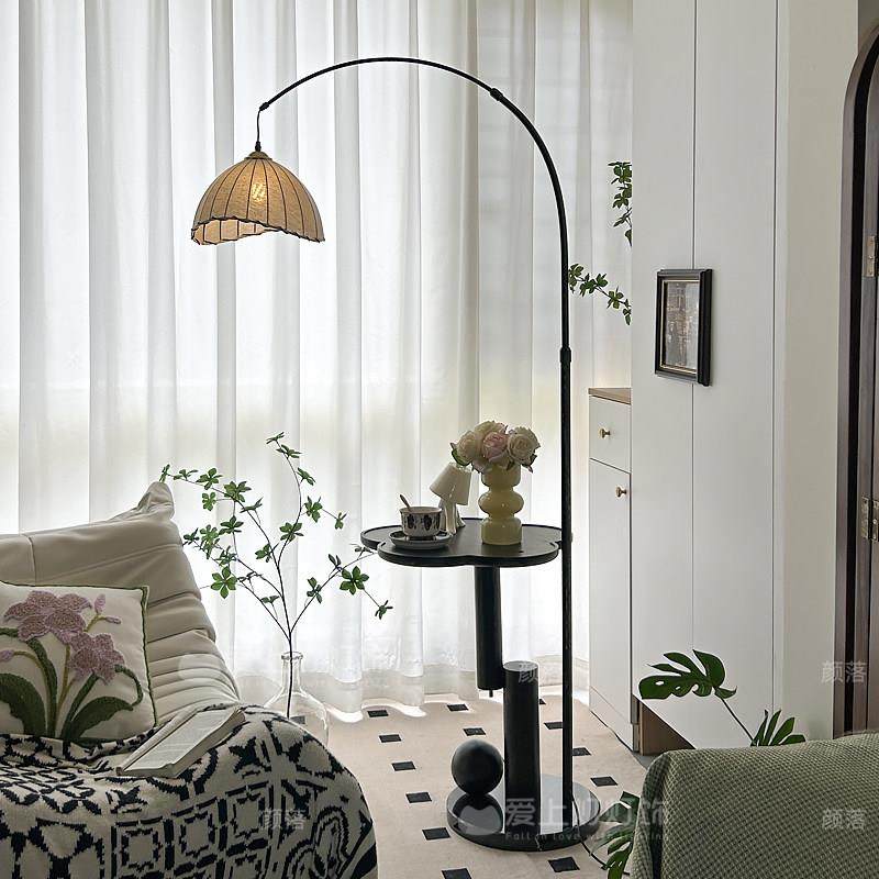中古风客厅落地灯沙发旁边几覆古美式氛围感法式置物架台灯一体