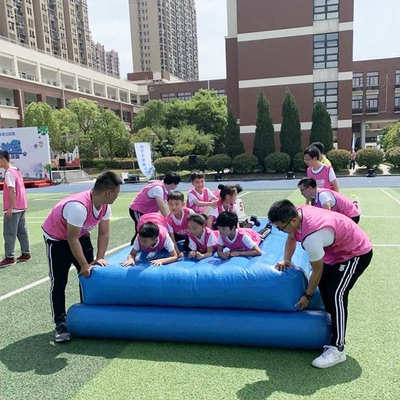 户外团建拓展趣味运动会道具团队配合默契训练器材充气车轮滚