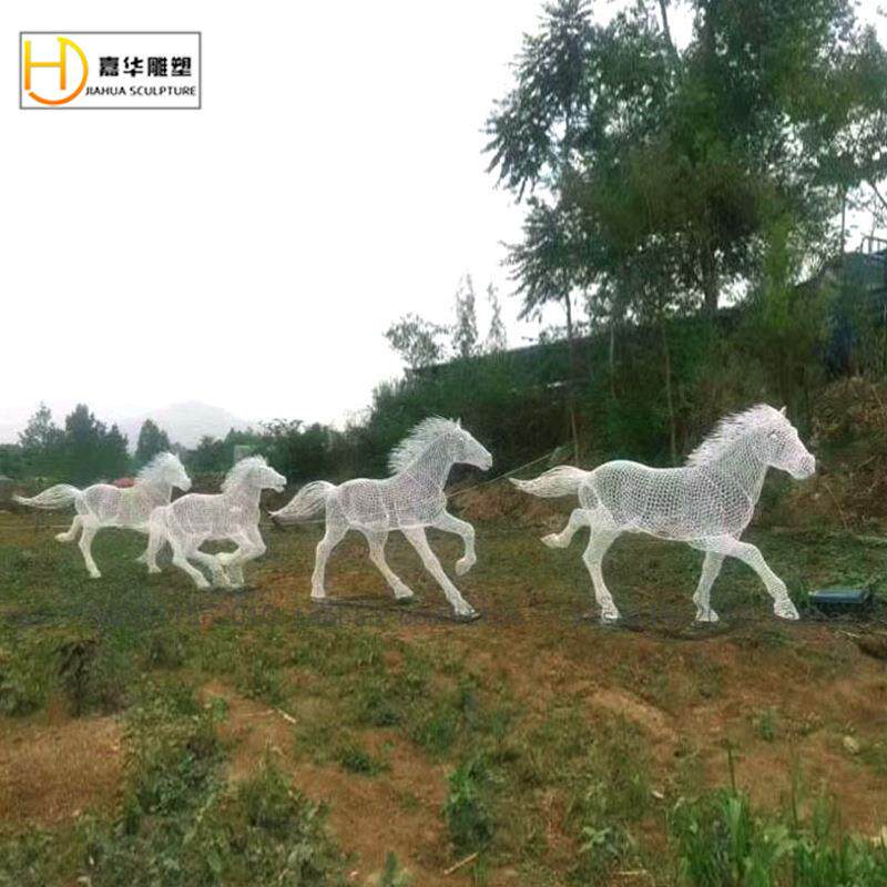 大型铁艺动物不锈钢镂空马雕塑人和马创意铁艺金属抽象艺术马摆件