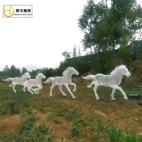 大型铁艺动物不锈钢镂空马雕塑人和马创意铁艺金属抽象艺术马摆件