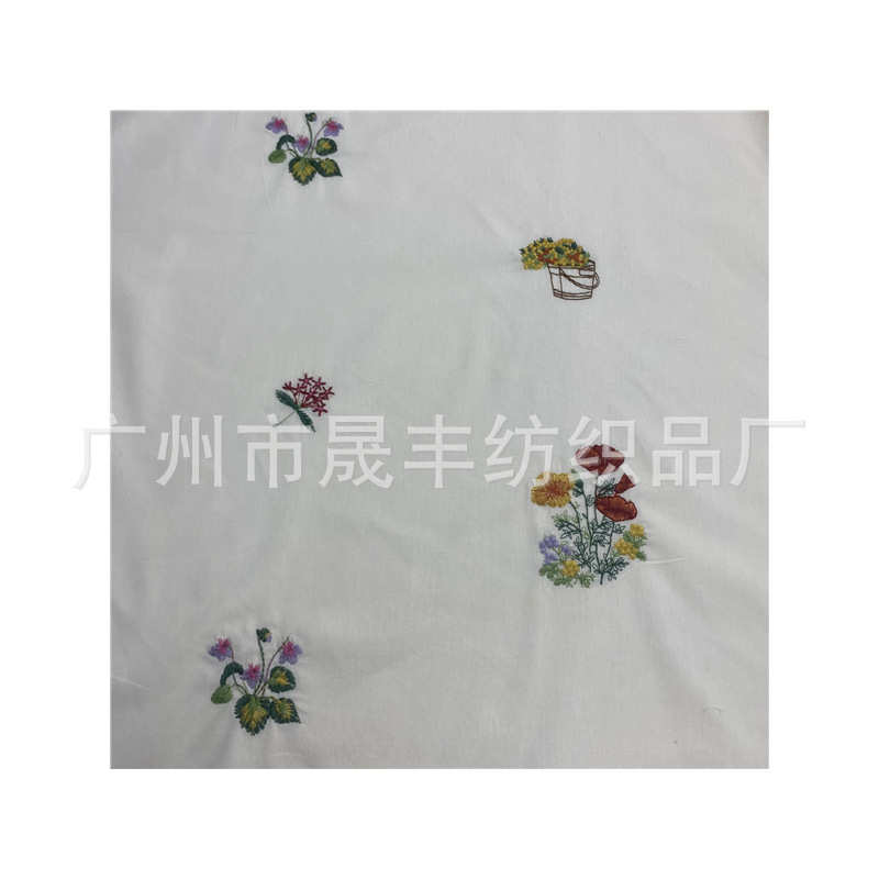 四季新款 全棉精致花卉刺绣面料 柔软透气亲肤适用服装家纺等布料