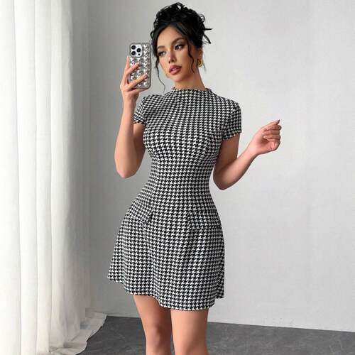 Style Party Dress Short Sleeve Waist Cinched Slim Fit Unique