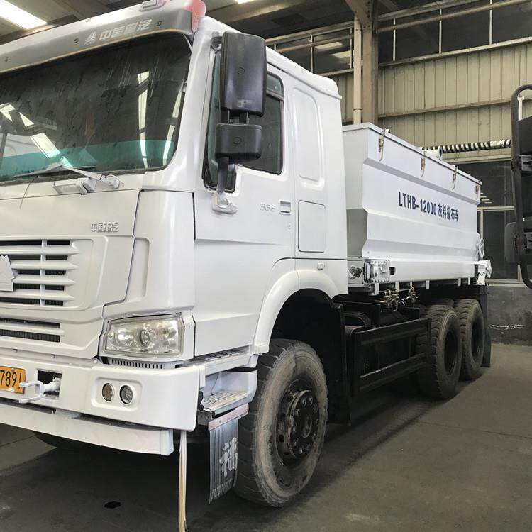 公路施工三七灰灰土拌合机消解灰撒料车施工效率高