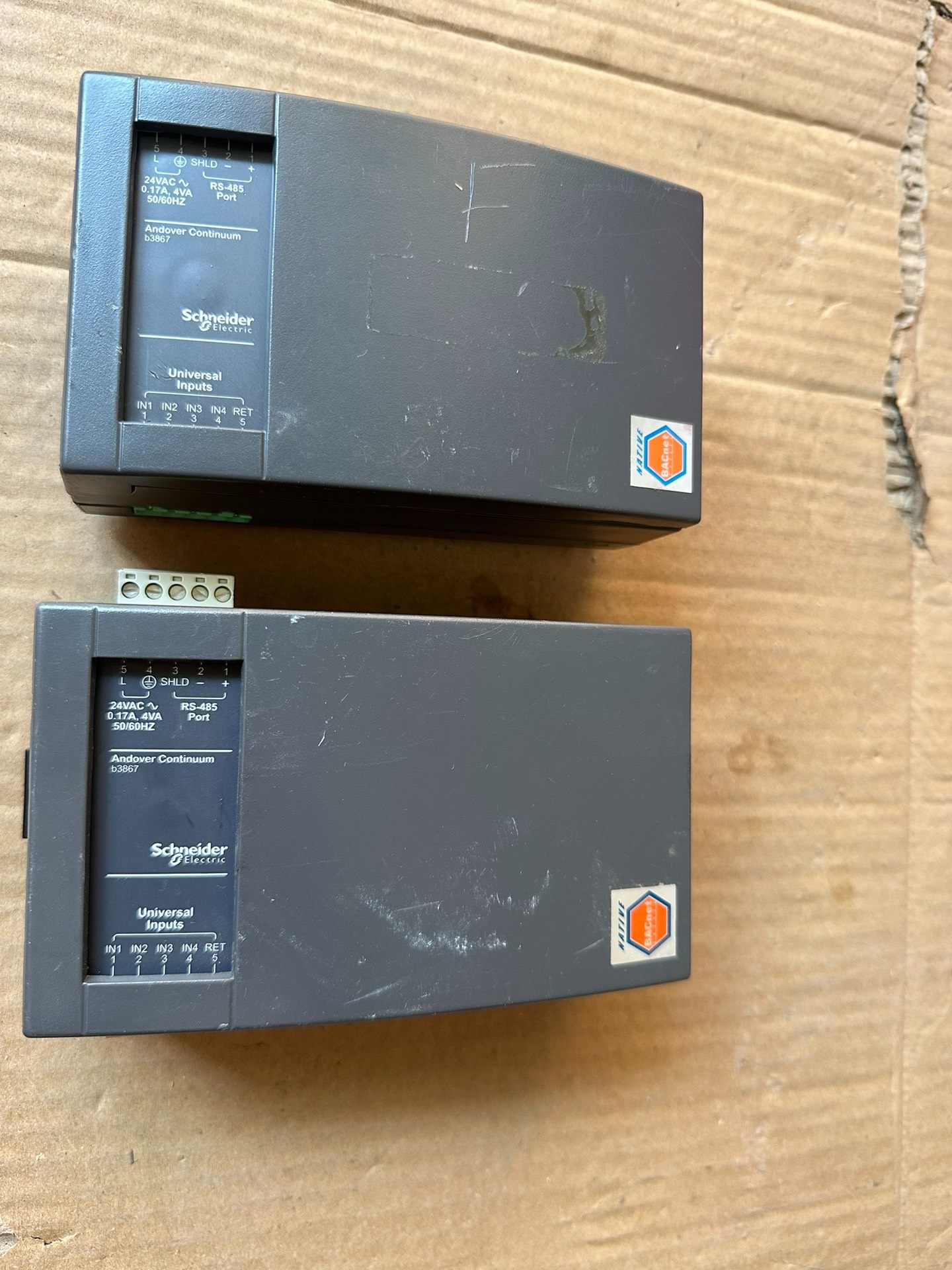 施耐德B3867控制器，成色如图 无拆无修 功能包好 两个打