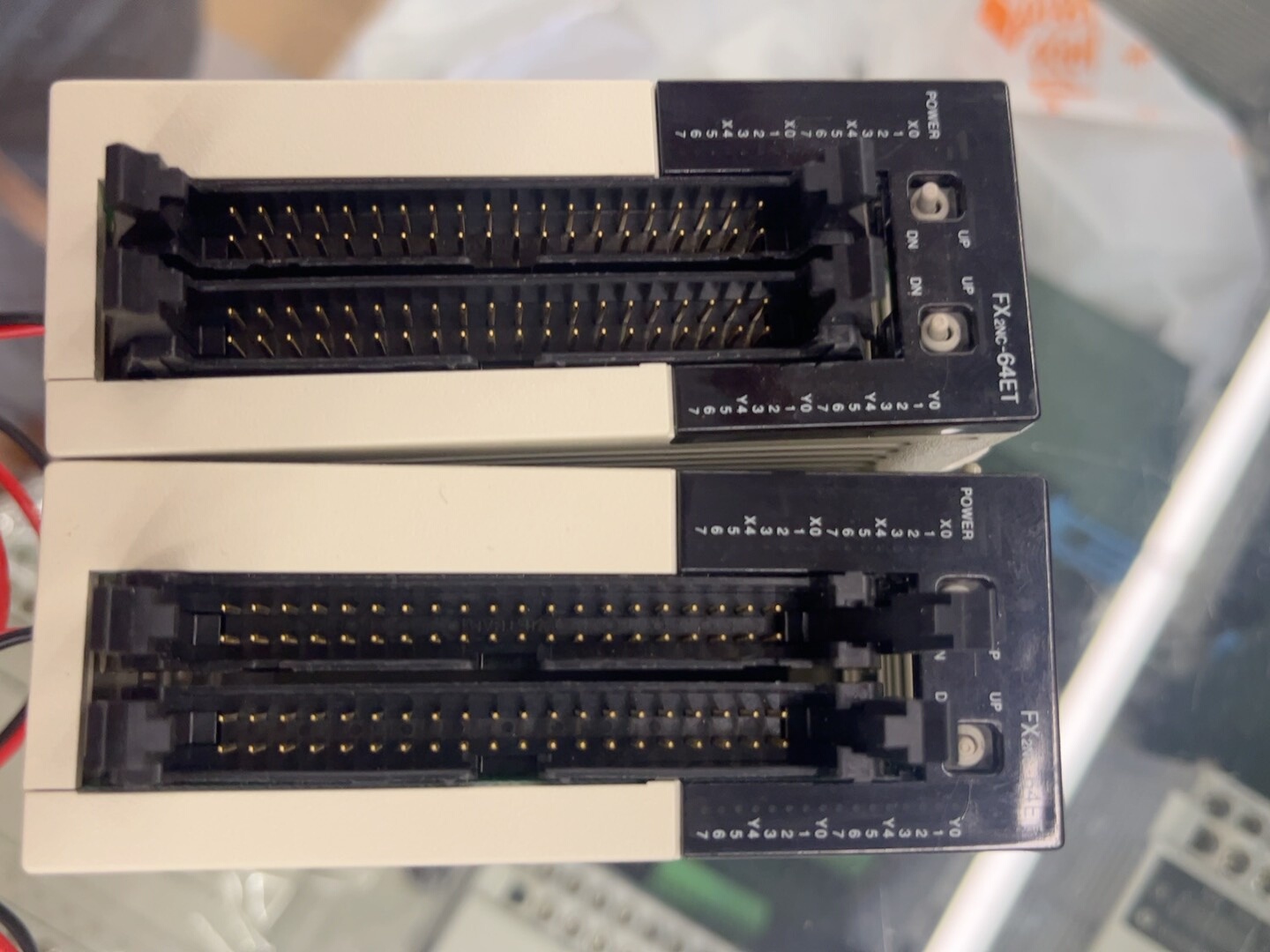 原装正品三菱：FX2NC-64ET现货两个，成色看图，拍的是