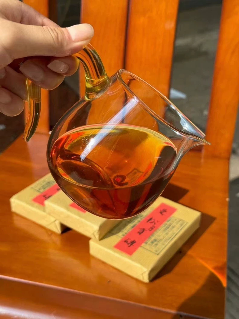 2002頭春曼松貢磚普洱茶生茶250克/磚 普洱茶 BUASHOP普洱老茶
