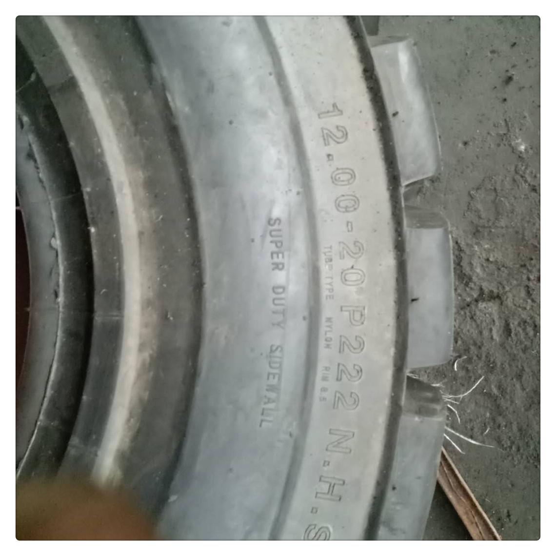现货供应12.00-20越野花纹轻卡轮胎货运卡车轮胎