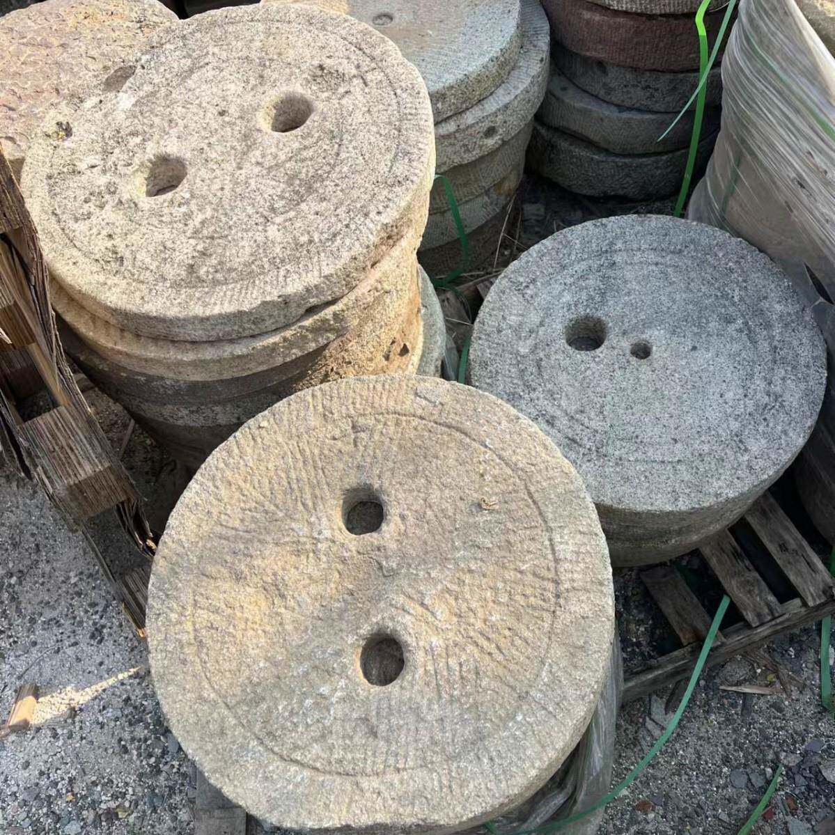 厂家直供石雕老石碾子老旧石器磨盘石磨老石头碾盘农村装饰摆件