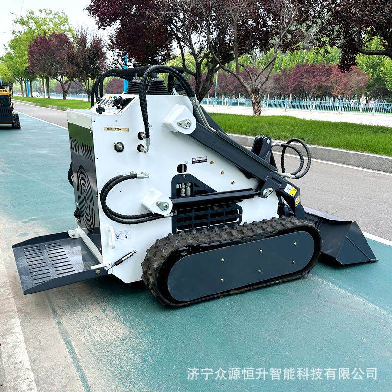 工程开沟筛石推雪滑移装载机座驾式履带液压82型滑移柴油装载机