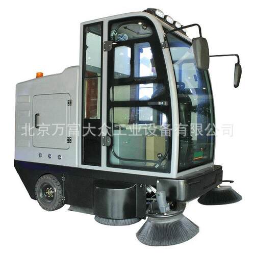 厂价供应驾驶式扫地车环卫用扫地车小型电动扫地车