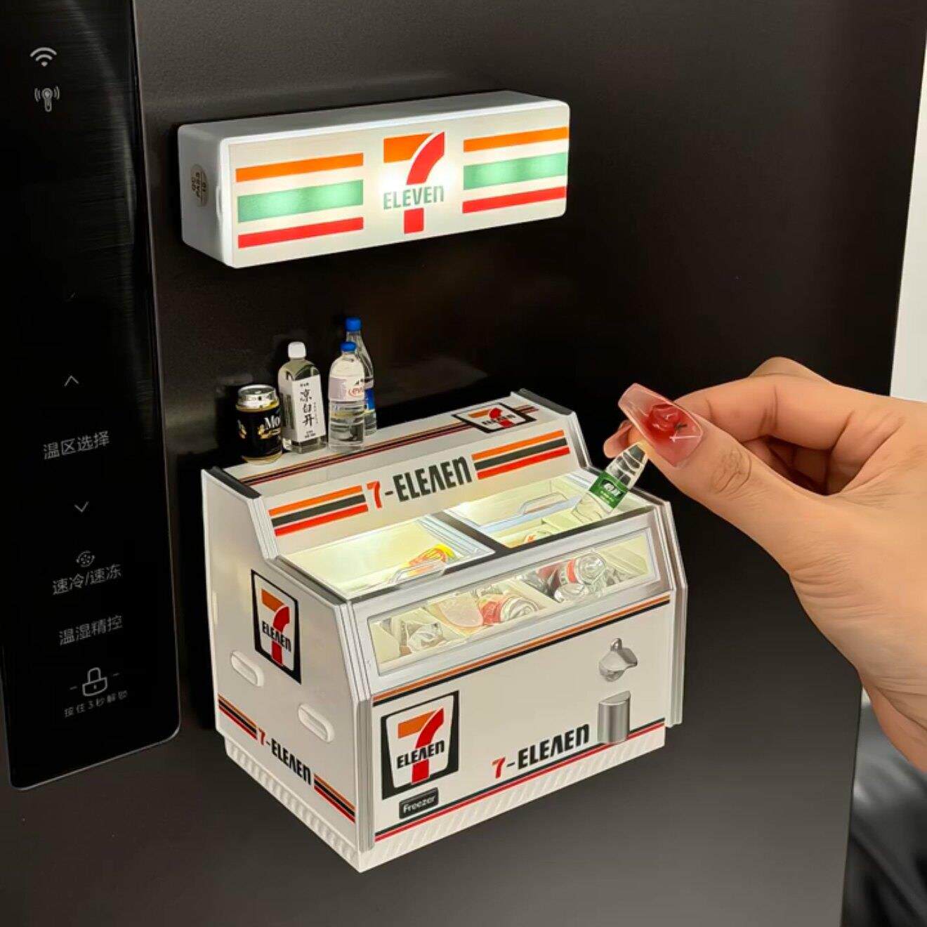 711冰箱贴便利店广告牌冰柜冰箱装饰品创意可亮光可开门磁吸摆件