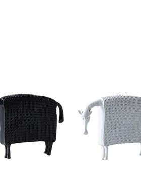 现代间无北欧饰尚创意黑白盔甲马时趣味动物树脂摆件家居样板软装