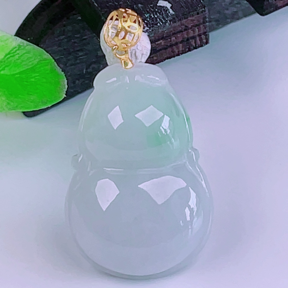 缅甸天然正品翡翠18k金扣头冰飘阳绿花高端闪拍葫芦玉石吊坠2.56g