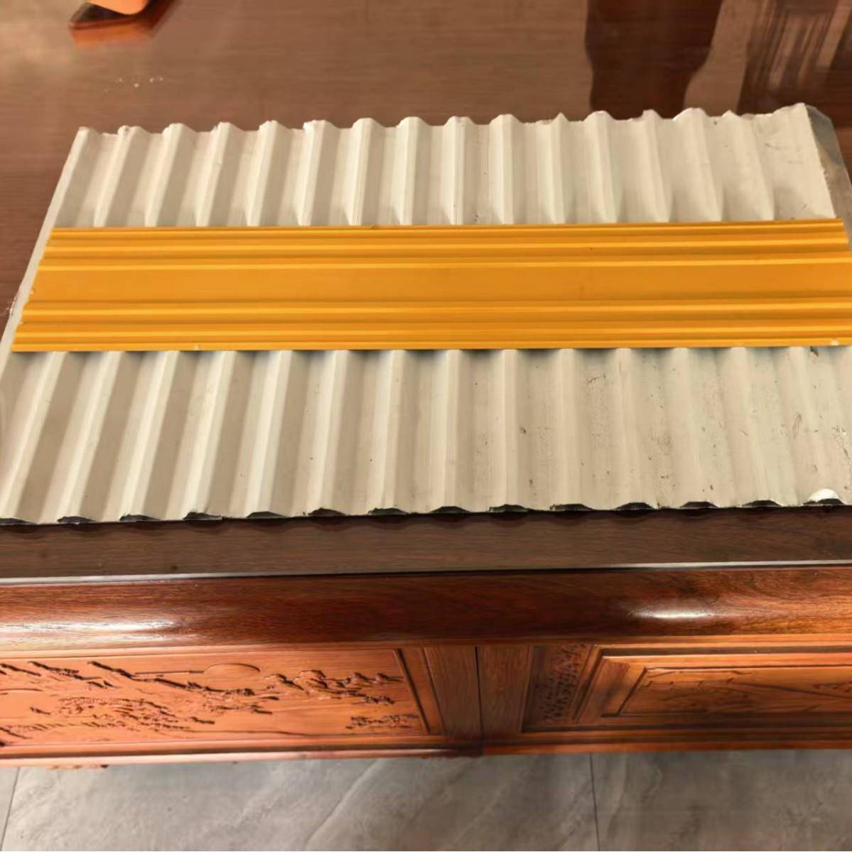 不锈钢厨房护墙板设备小波纹不锈钢护墙板压瓦机