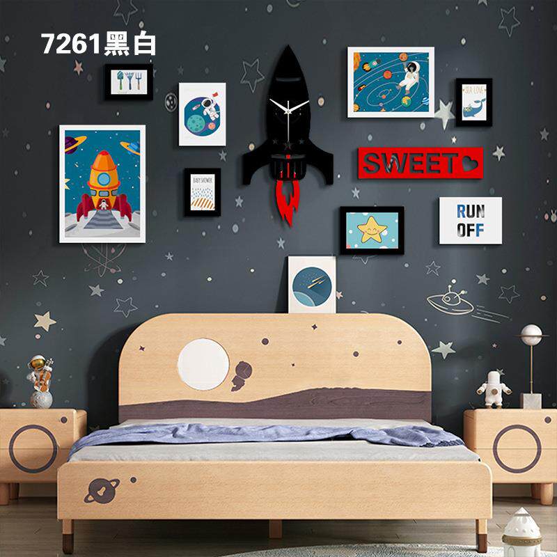 实木_7261_卡通实木照片墙儿童装饰组合相框火箭摇摆钟表可换相片