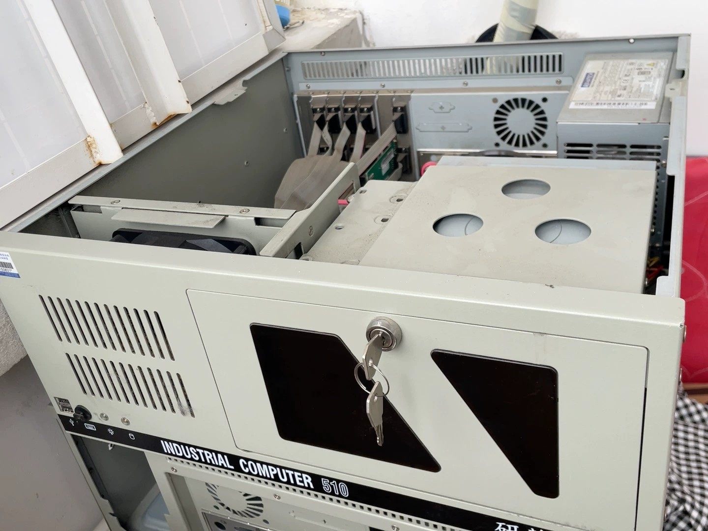 出两台CPUE5300  AIMB-562   2G  50