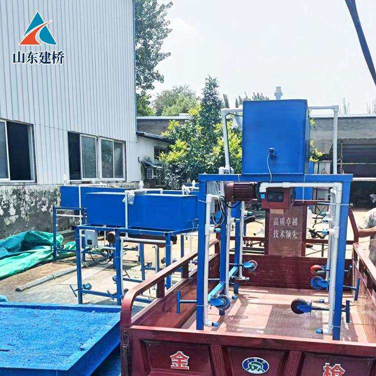 防撞墙喷淋养护台车 高速公路骑行式模板施工小车 箱梁T梁喷水设