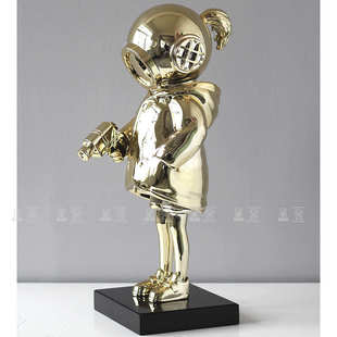 轻奢创意样板间售楼处客厅电视柜玄关展厅人物雕塑探险者家具摆件