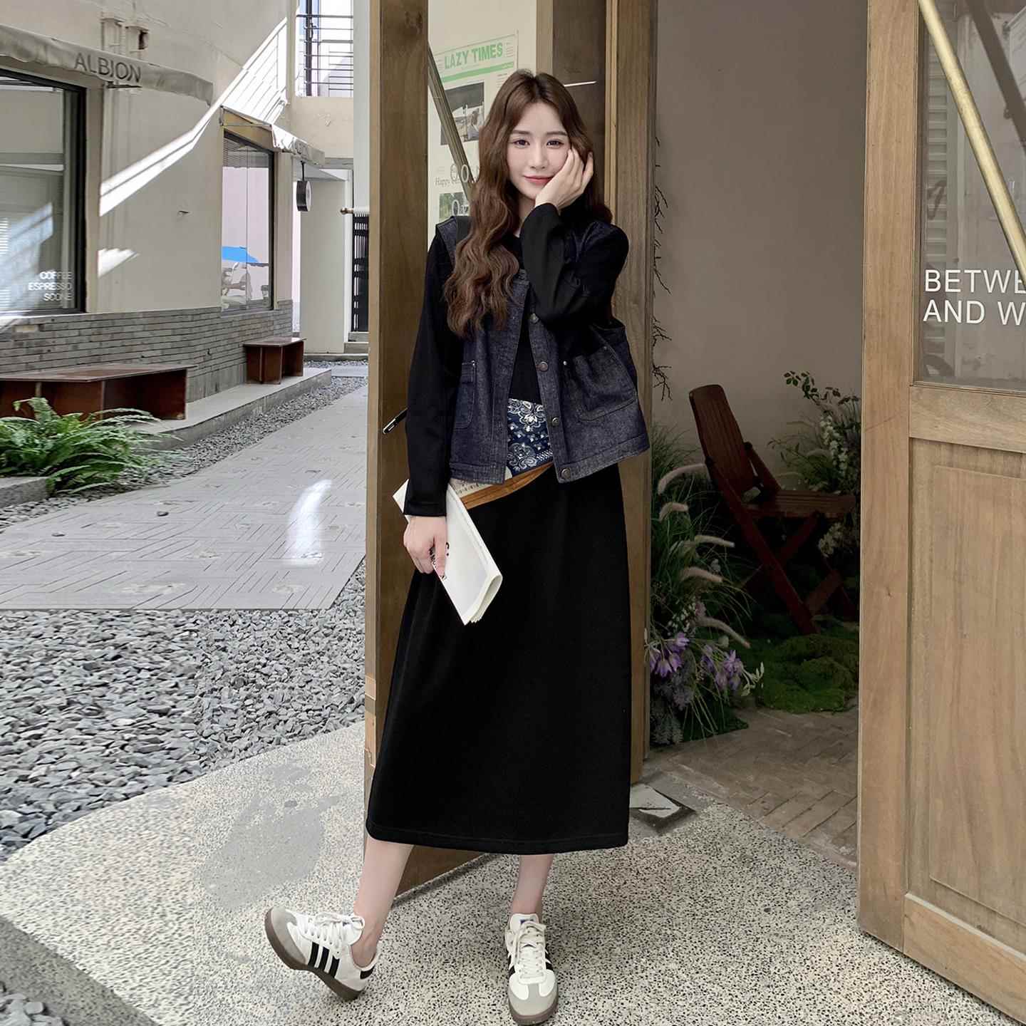 黑色长袖连衣裙套装女秋季2025新款学生减龄牛仔马甲T恤裙两件套