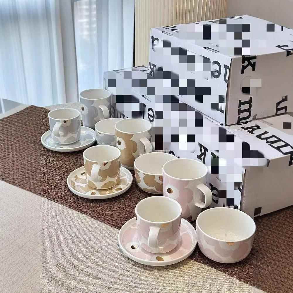 芬兰花卉陶瓷餐具四件套马克杯手握杯咖啡杯圆盘子餐具套装