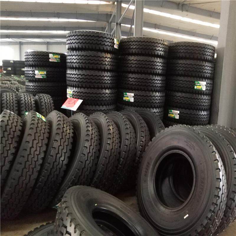 1100R20线纹 载重卡车轮胎 质优价低 大量现货 出口