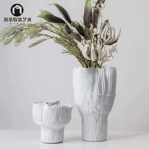 现代简约白色陶瓷花瓶高档摆件客厅插花装饰品创意设计感小众花器
