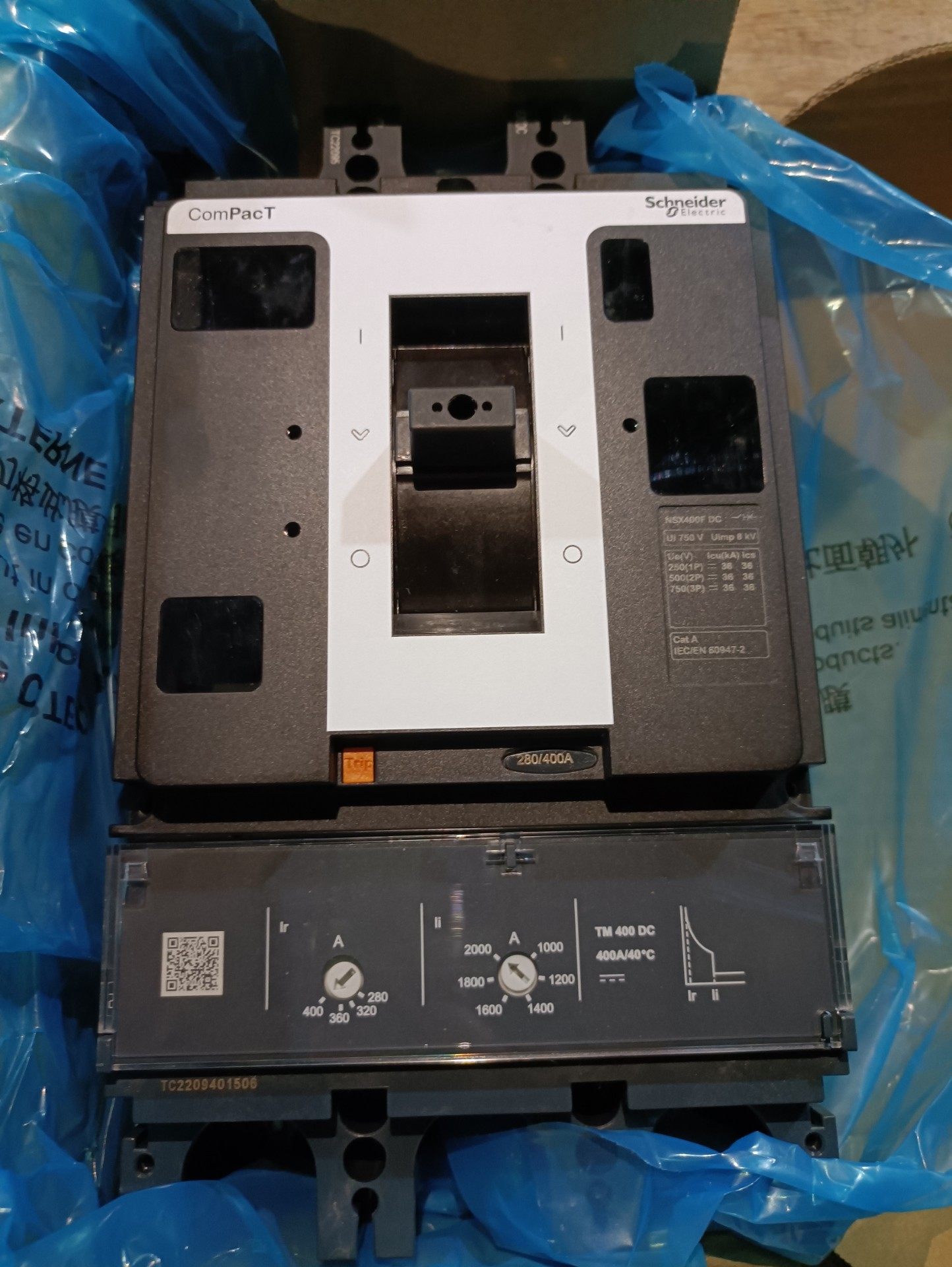 全新带包装施耐德DC400A塑壳断路器